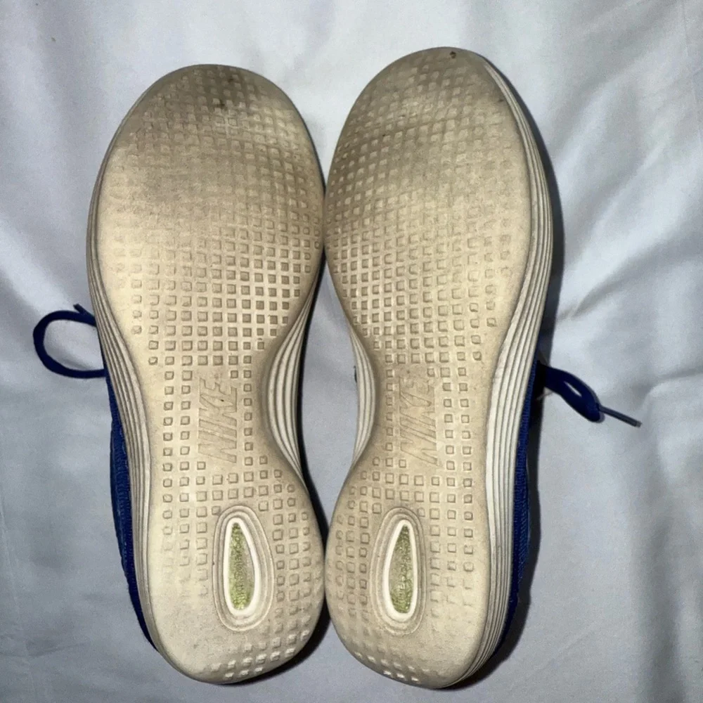 Nike Solar Soft Blue and White Sneakers Women’s Size 7